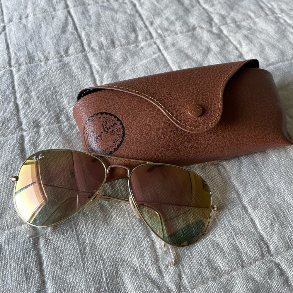 Women’s Ray-Ban Sunglasses Gold Frame with Pink Lenses